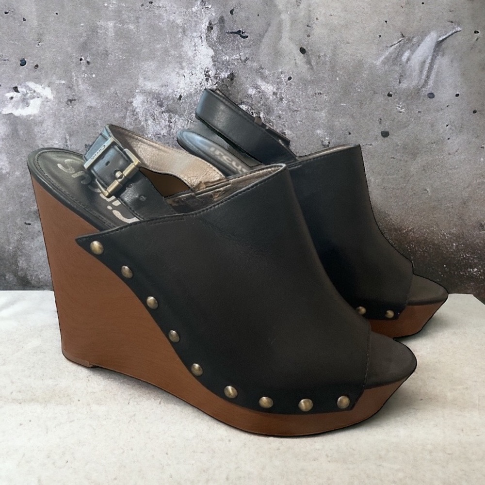 Stylish Black and Brown Wedge Sandals
